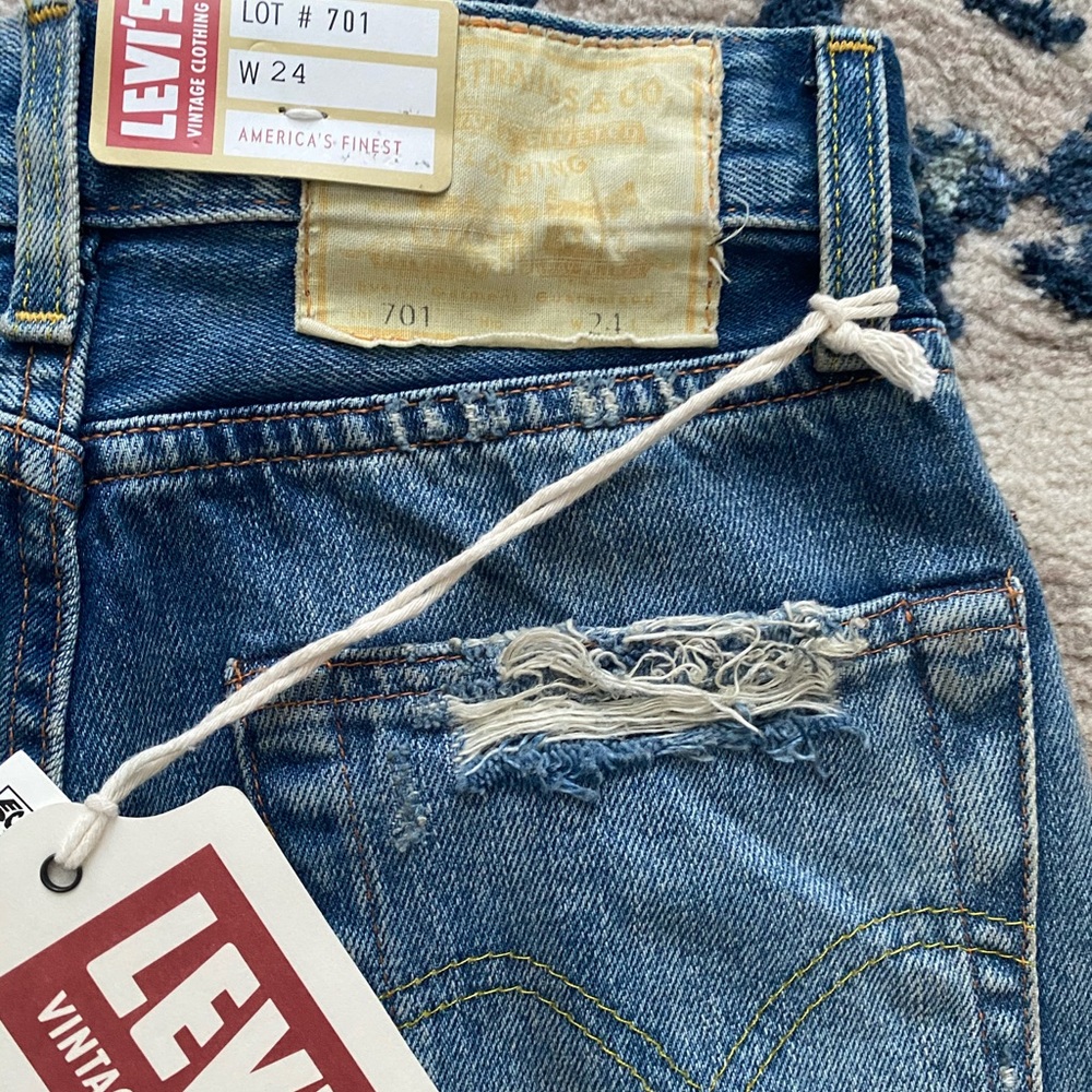 VINTAGE LEVIS SHORTS